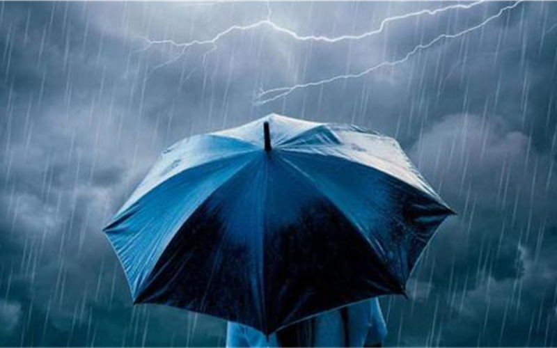 تغير الطقس مفاجئ.. أمطار رعدية غزيرة تضرب مناطق بالقاهرة